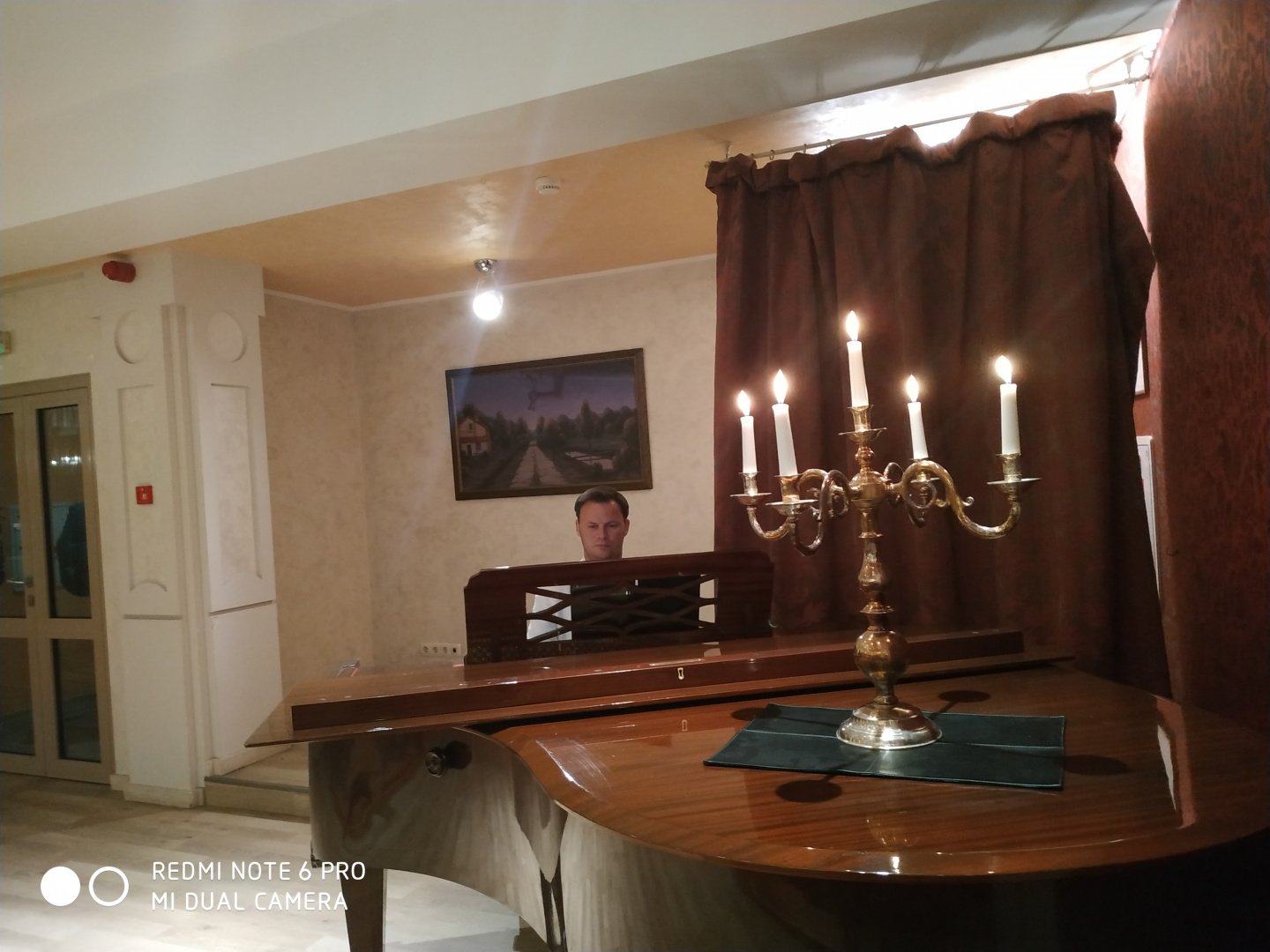 Muzikantai vestuvėms Pianistas Robertas Šiurys