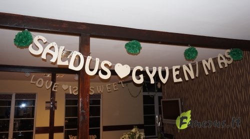 Vestuvių atributika Pastatomos raidės ir žodžiai vestuvėms ir dovanoms.