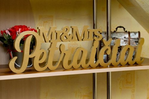 Vestuvių atributika Vestuvių dekoracjos iš medžio: pavardės, inicialai, stendai...