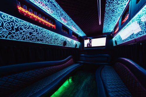 Mikroautobusų, autobusų nuoma Išskirtinis transportas Jūsų įsimintinai šventei