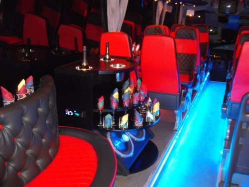 Limuzinai vestuvėms Didžiausias Limo Busas - Party Busas Lietuvoje!