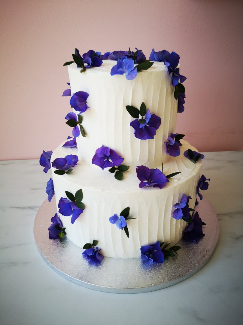 Vestuviniai tortai Liu Desertinė - vestuvinių tortų kūrėjas