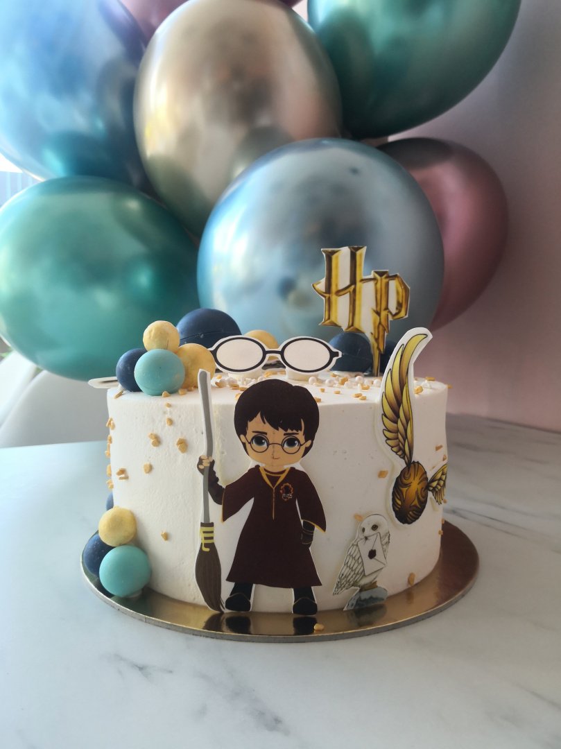 Vestuviniai tortai Liu Desertinė - vestuvinių tortų kūrėjas