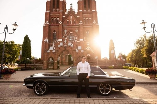 Automobilių nuoma Ford ThunderBird 1966 nuoma

