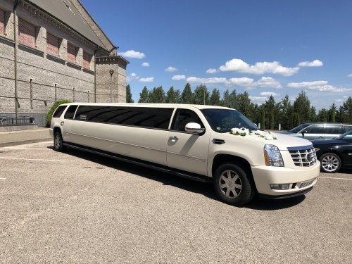 Limuzinai vestuvėms Limuzinų nuoma 