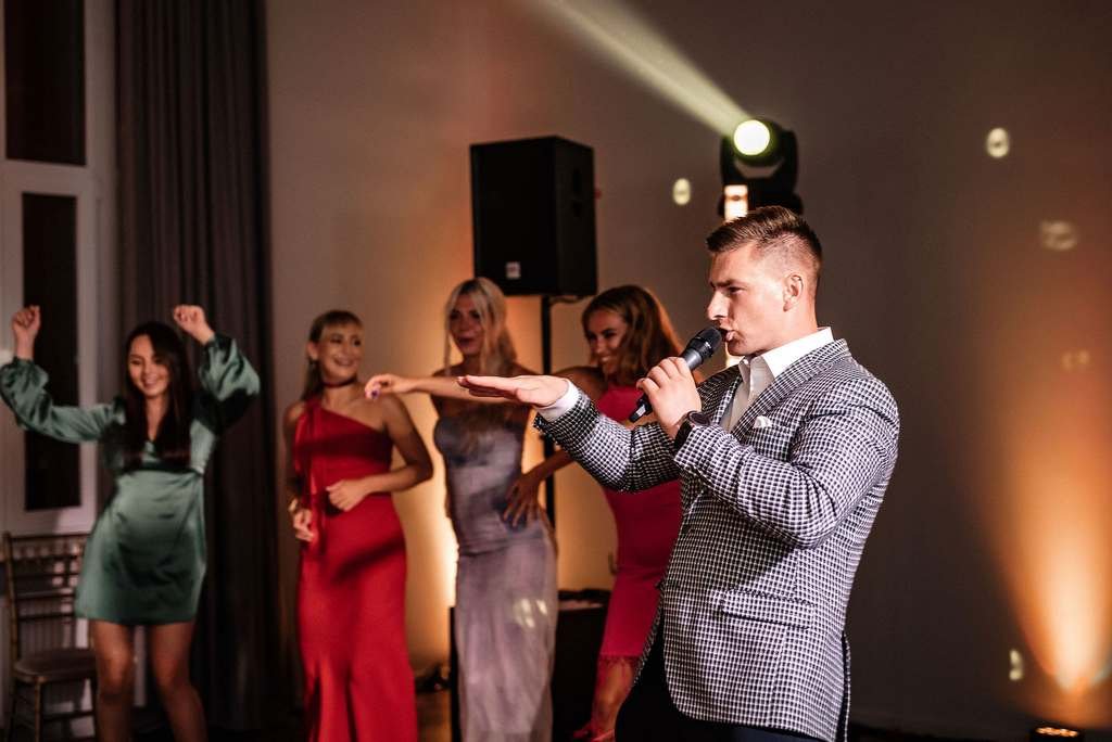 Piršlys, renginio vedėjas Renginių vedėjas Rimantas Potarenkas su DJ komanda 