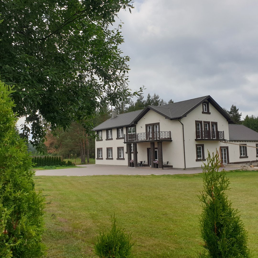 Sodybos, dvarai, vilos Pokylių salė ,,MilenMart"