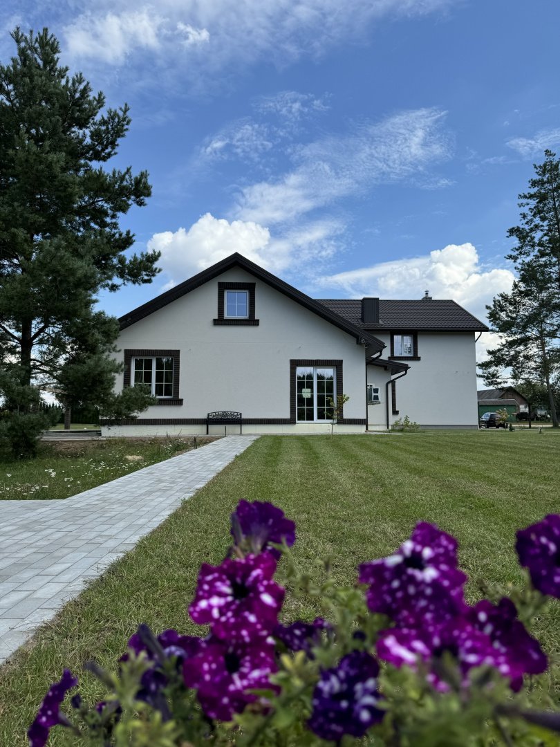 Sodybos, dvarai, vilos Pokylių salė ,,MilenMart"
