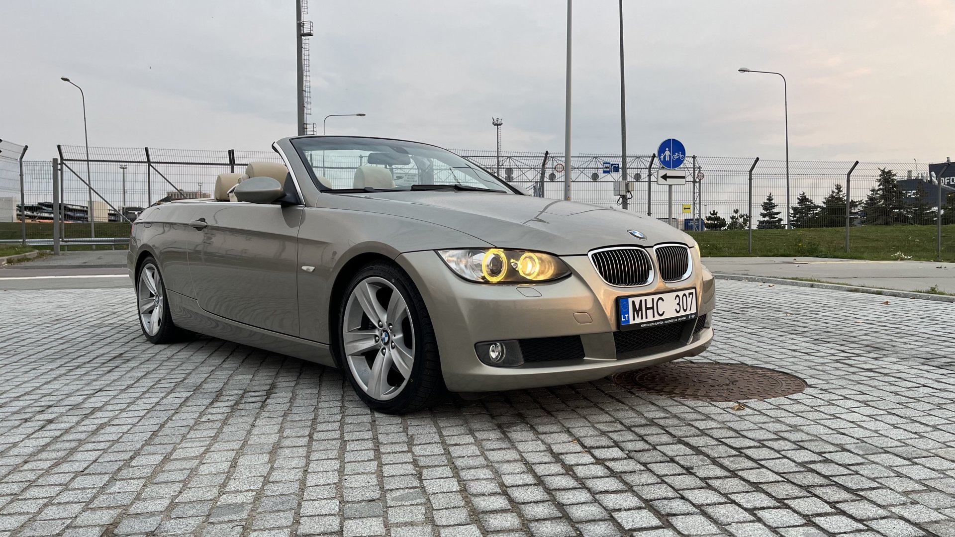Automobilių nuoma Kabrioleto nuoma jūsụ šventei