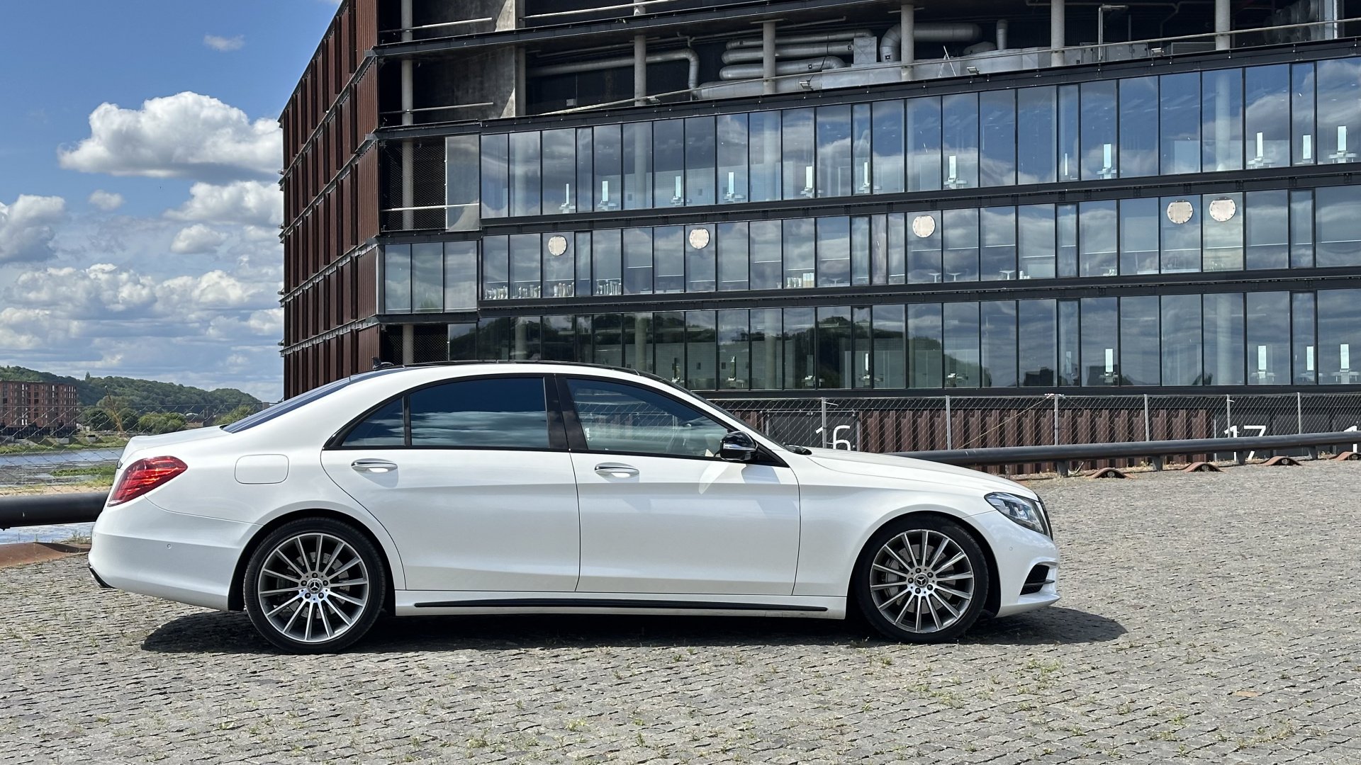 Automobilių nuoma Baltas Mercedes-Benz S-Class long, shadow line, automobilio nuoma su vairuotoju 