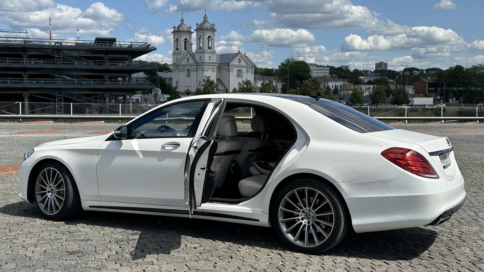 Automobilių nuoma Baltas Mercedes-Benz S-Class long, shadow line, automobilio nuoma su vairuotoju 