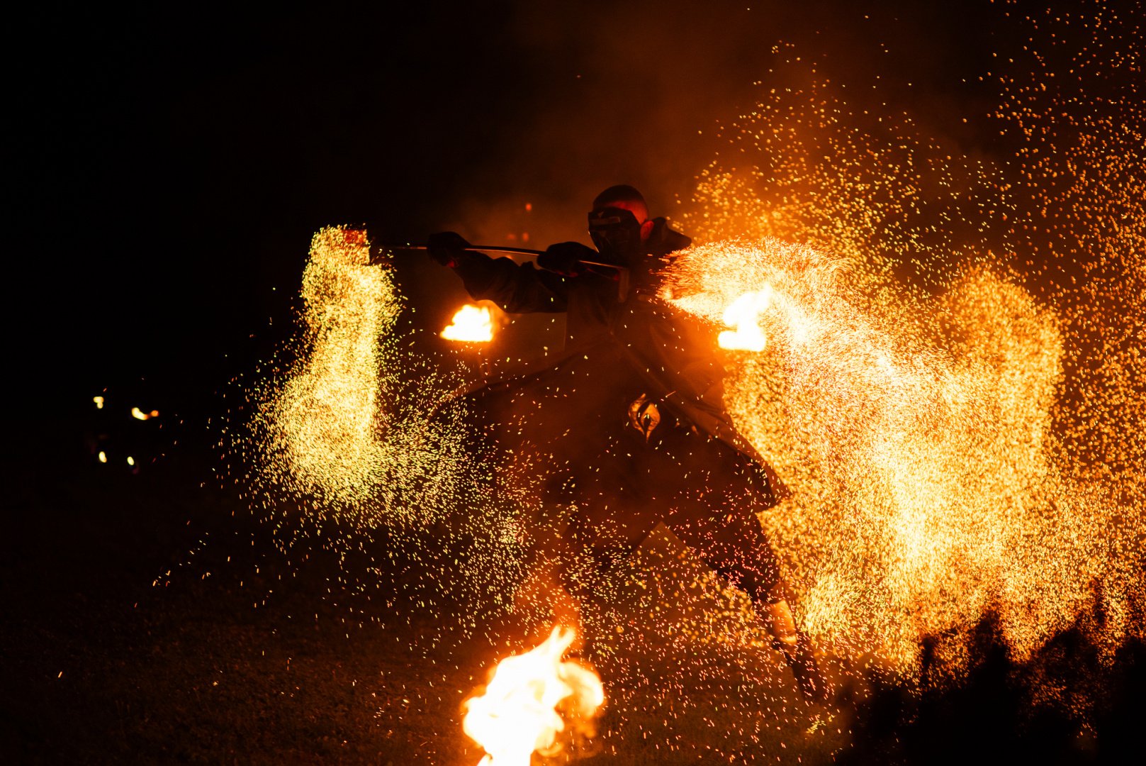 Vestuvių dovanos Ugnies Šou ir Akrobatikos Profesionalai