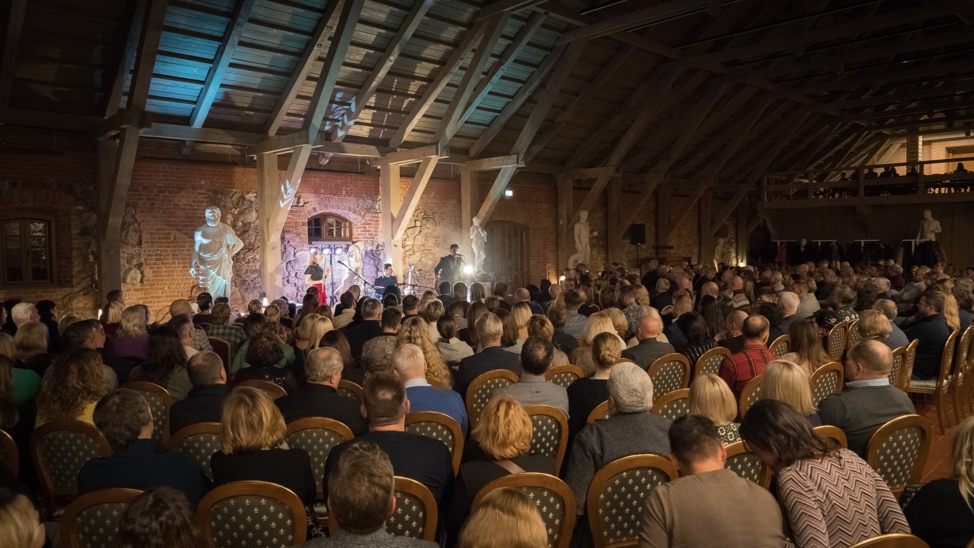 Atlikėjai jūsų šventei Gyvo garso grupė vestuvėms