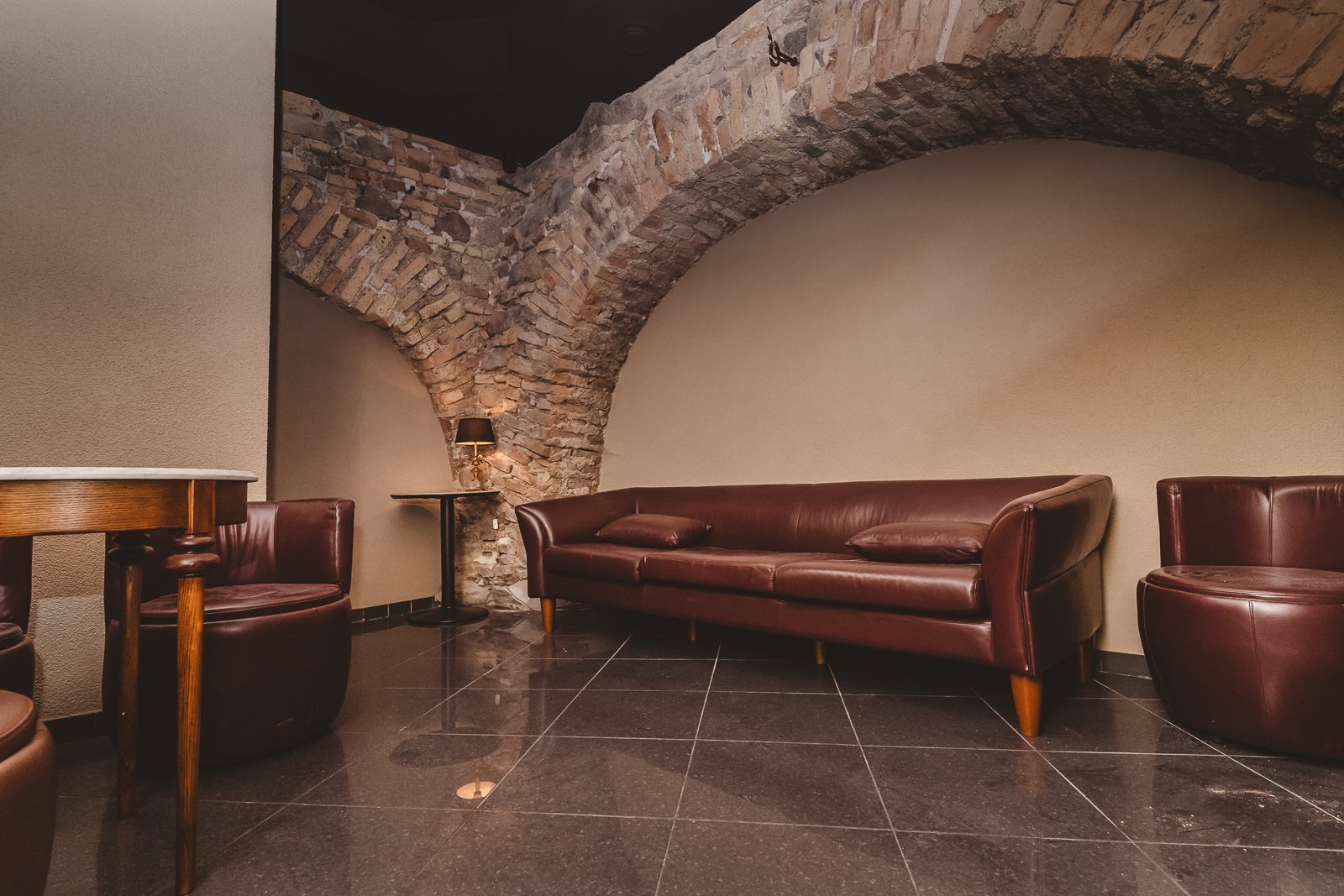 Restoranai, kavinės, barai Išskirtinė renginių erdvė Vilniaus senamiestyje