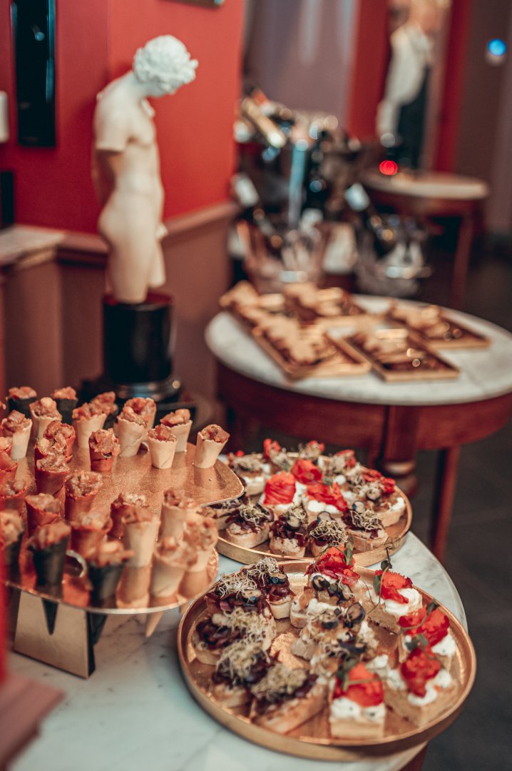 Restoranai, kavinės, barai Išskirtinė renginių erdvė Vilniaus senamiestyje