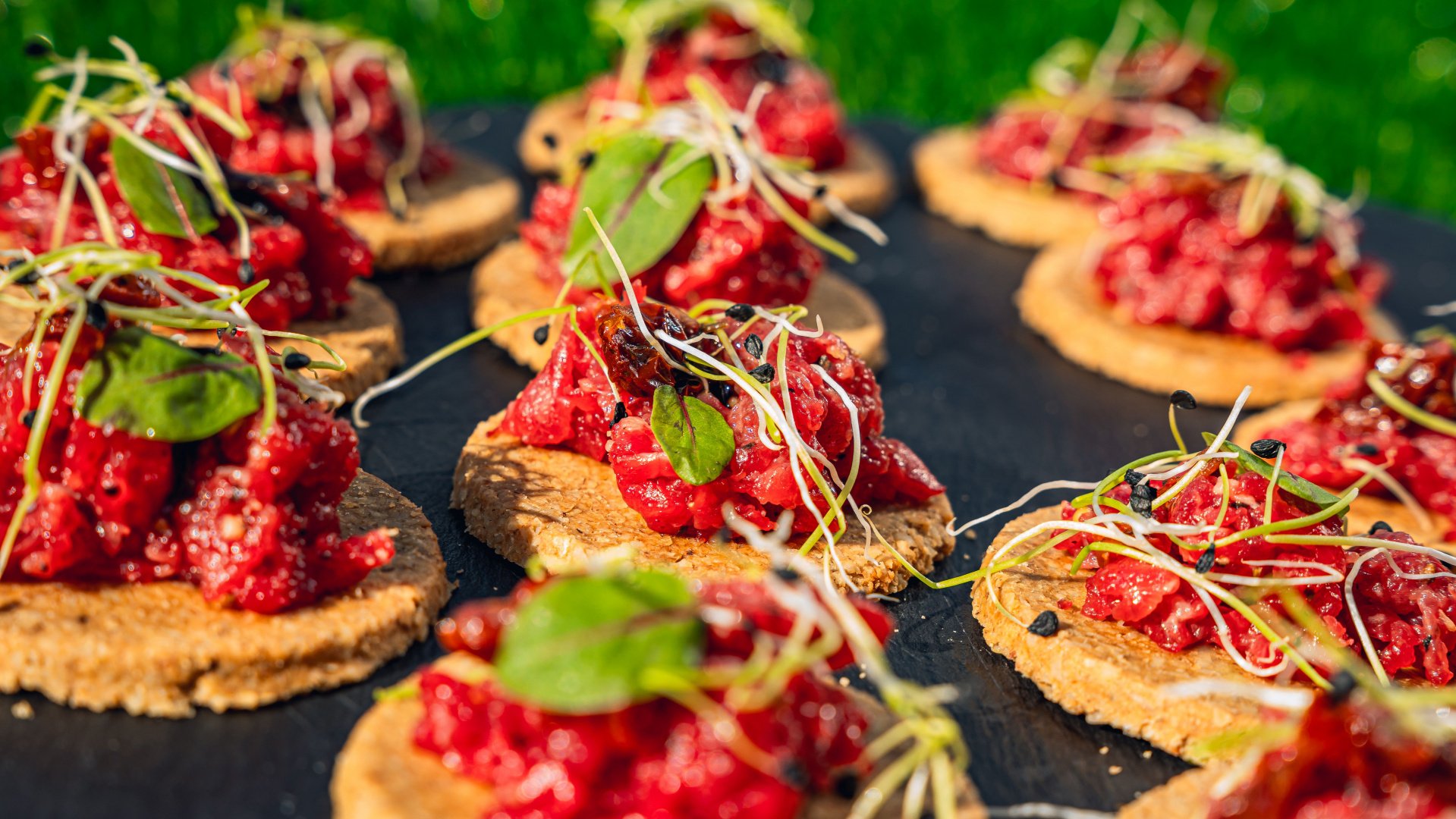 Maistas vestuvėms Grill maistas šventėms visoje Lietuvoje - Jokūbo Bbq