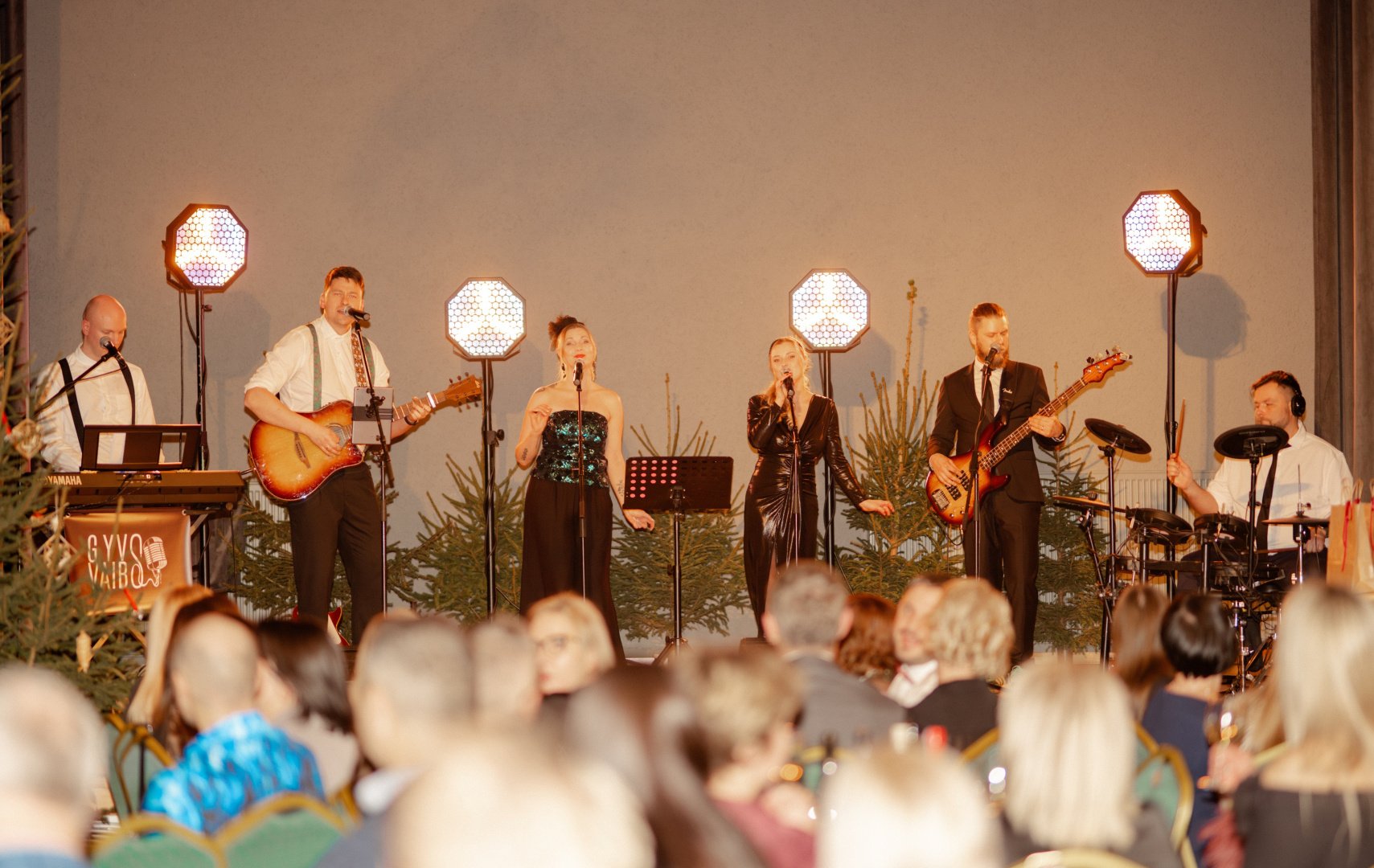 Atlikėjai jūsų šventei Gyvo garso grupė Gyvs Vaibs