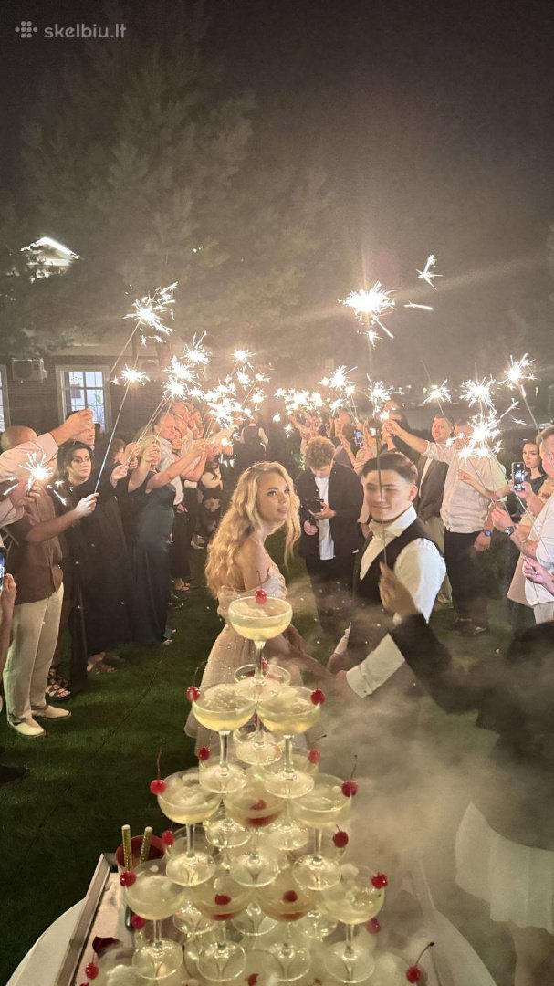 Maistas vestuvėms  Mobilus baras vestuvėms – profesionalūs barmenai ir įspūdingi kokteiliai jūsų šventei