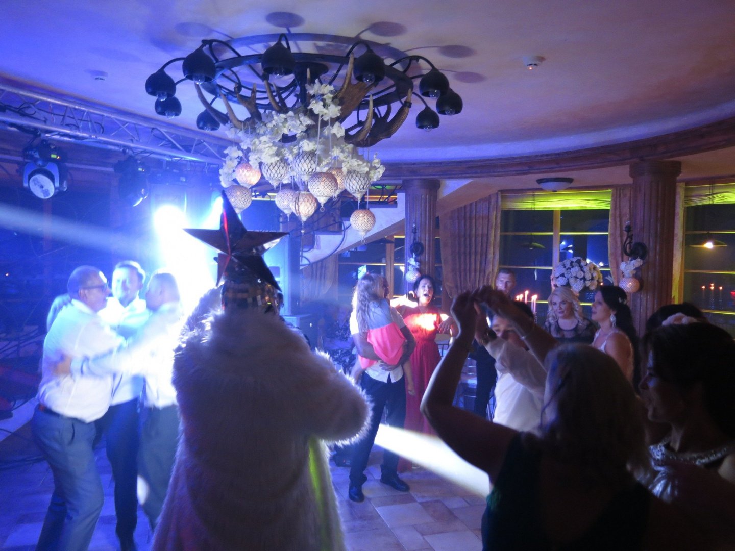 Piršlys, renginio vedėjas RENGINIO VEDĖJAS IR DJ. VERKA SERDIUCKA PARODIJA, PARODIJOS ŠOU, VERKA SERDUCHKA PARODY SHOW