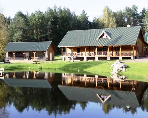 Kaimo turizmo sodyba netoli Vilniaus "Tarp pušų" logo