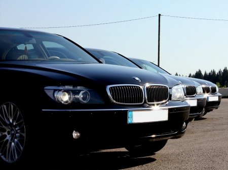 Prabangių BMW markės automobilių nuoma logo