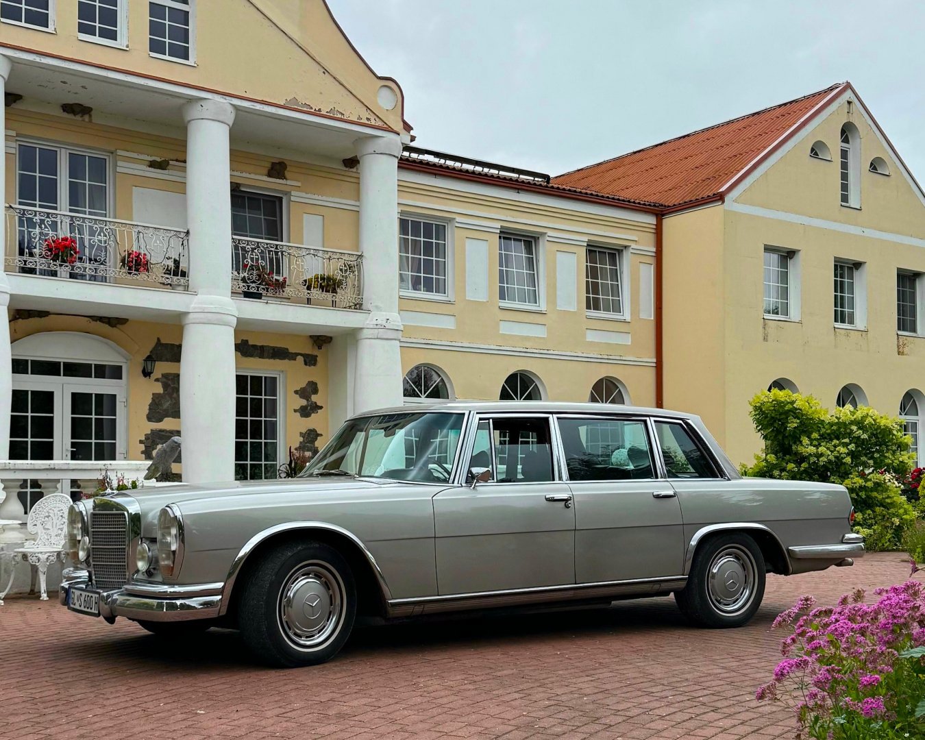 Mercedes-Benz S600 1972 logo